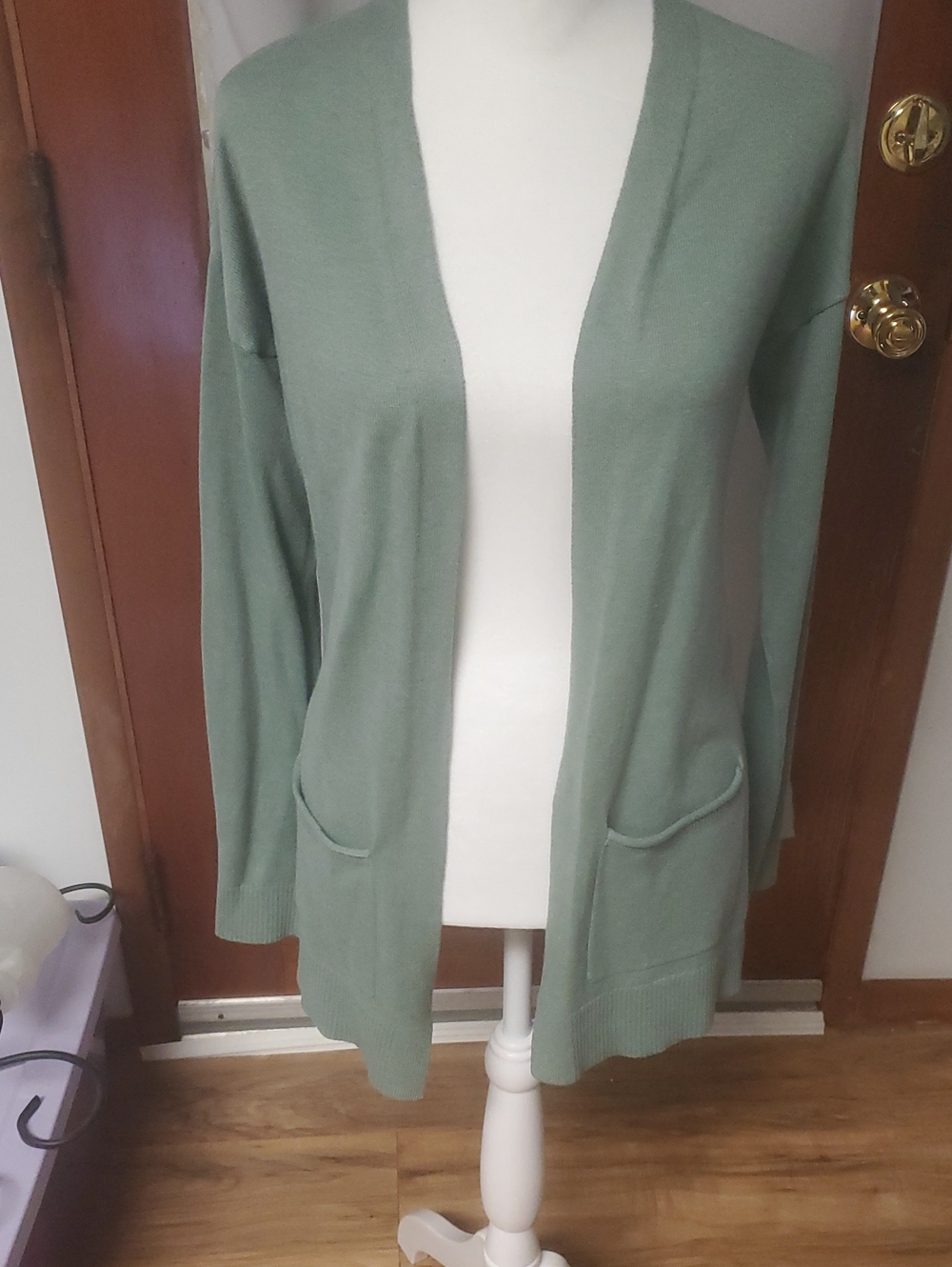 Time and Tru Sage Green Open-Front Cardigan with Pockets